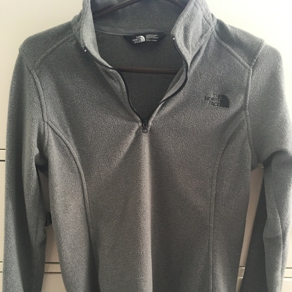 The North Face 1/4 Zip - Picture 1 of 3